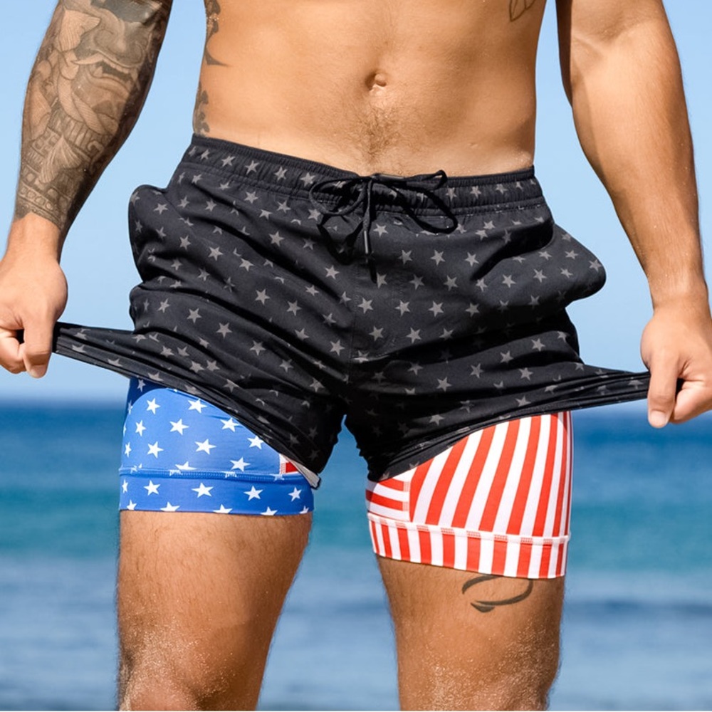 Chubbies “Danger Zone” Stars and Stripes athletic shorts size S 5.5 inseam
